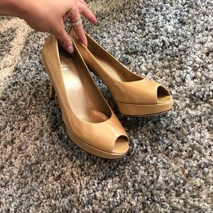 Stuart Weitzman Nude Pumps